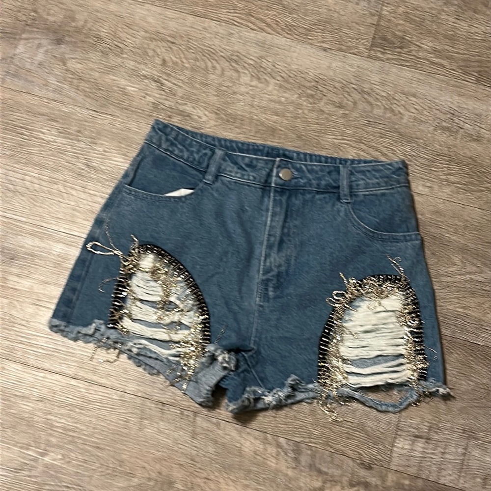 Medium shorts with bling